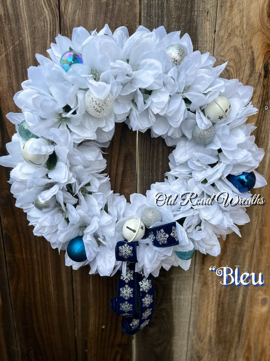 White Poinsettia with Ornaments Wreath, Bleu