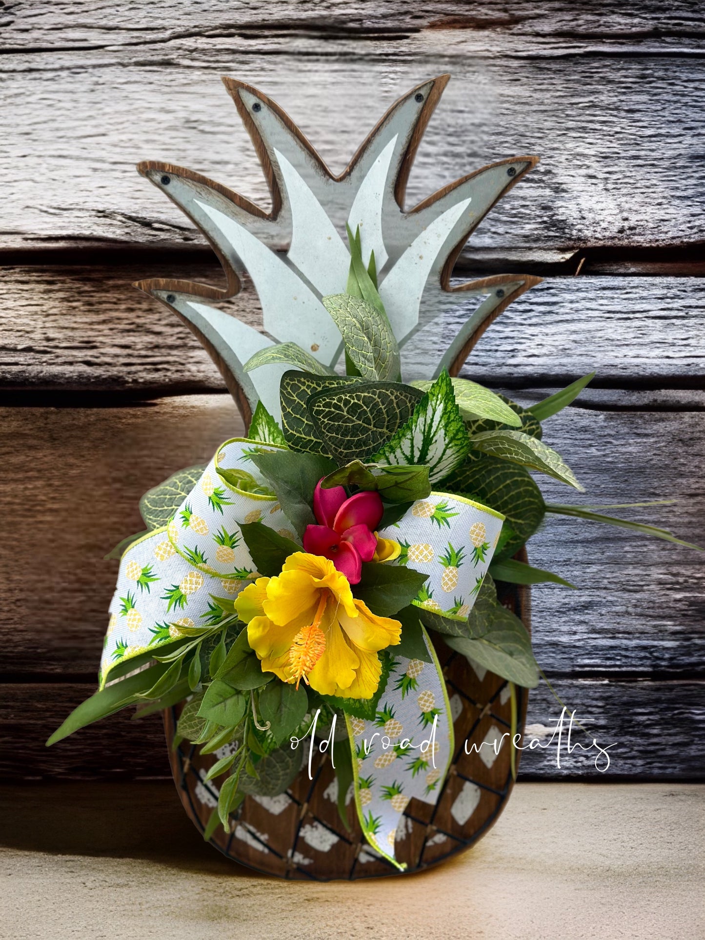Pineapple Hibiscus Hanger